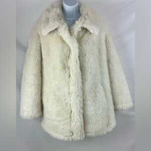 THE KORNER Faux Fur Coat in Ivory/Cream Warm Winter Lux Boutique Oversized NWT